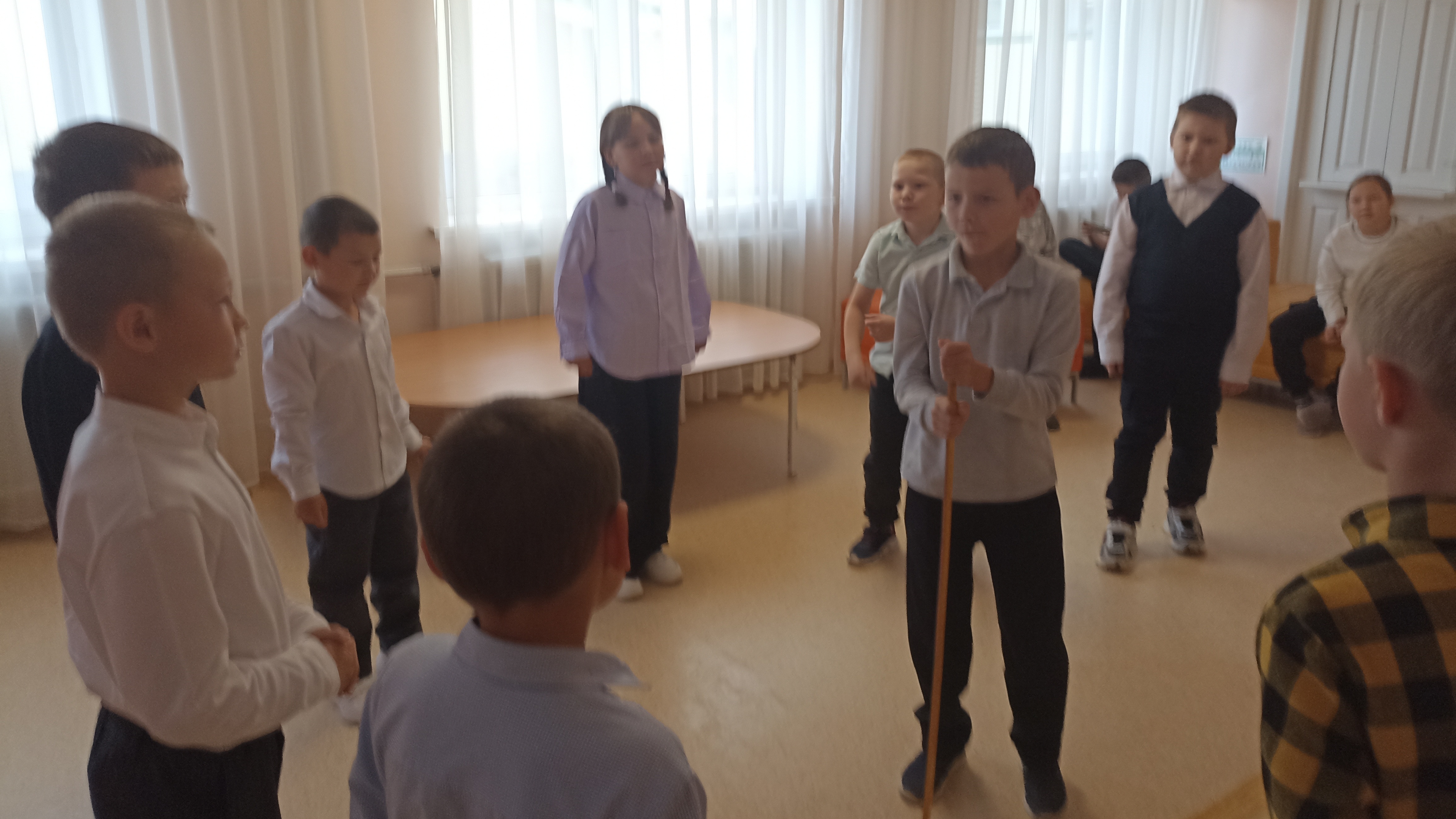  С командой действовать готов!