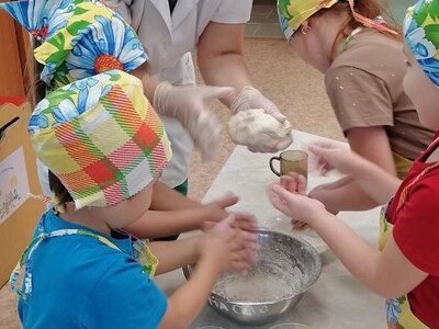 Замешиваем тесто